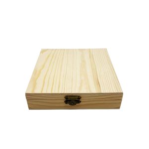 Drvena kutija 15x15x4 cm – poklon i DIY dekoracija (G-16)