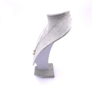 Stalak za nakit (ogrlice) – sivi velvet 29x22 cm