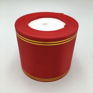 Pogrebna traka 9.6 cm – crvena PVC traka sa zlatnim rubovima za ikebane i aranžmane