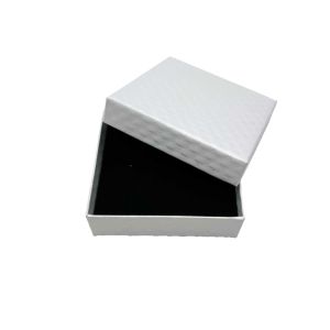 Kutijica za nakit 8.5x8.5x2.5 cm – bijela poklon kutija s dijamantnim reljefom