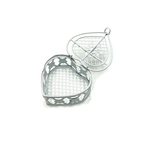 Metalna kutijica srce bijela 7x7x4 cm