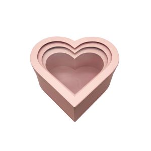 Poklon kutija srce s prozorom 3/1 (28.5x26.3x13 cm) – roza 