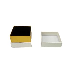 Poklon kutija za nakit 5×4 cm – Bijela sa zlatnom crtom