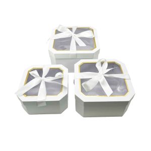 Poklon kutije s prozorom 3/1 (26 × 26 × 14 cm) – bijele